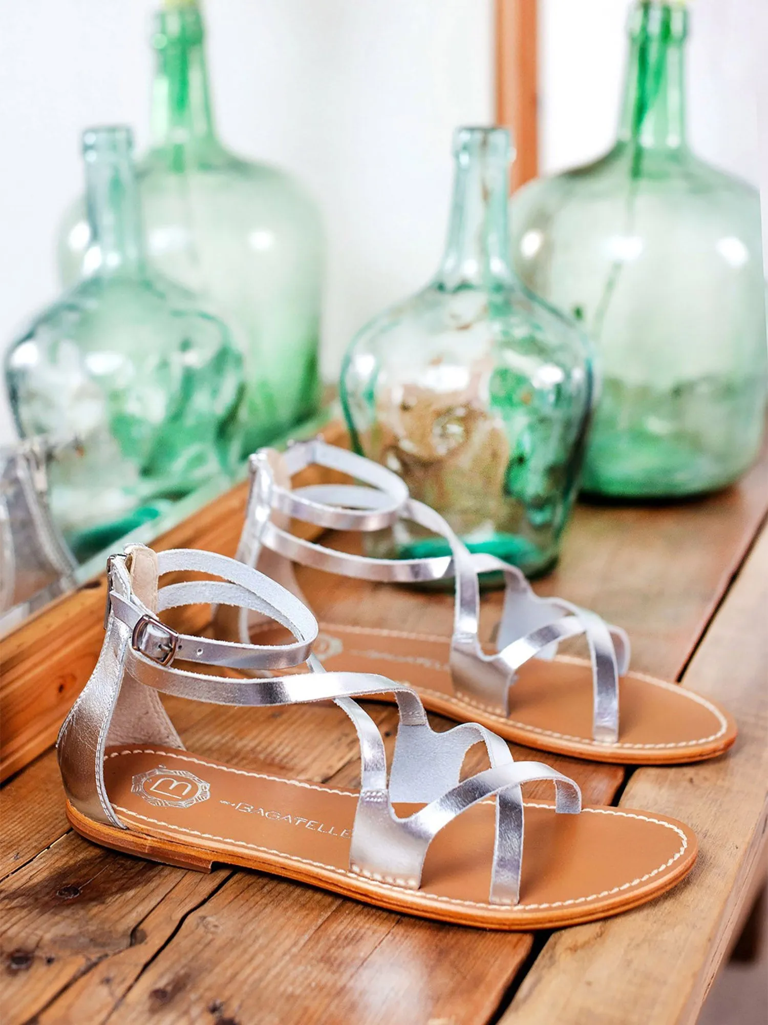 JACENIA Sandale brillante en cuir