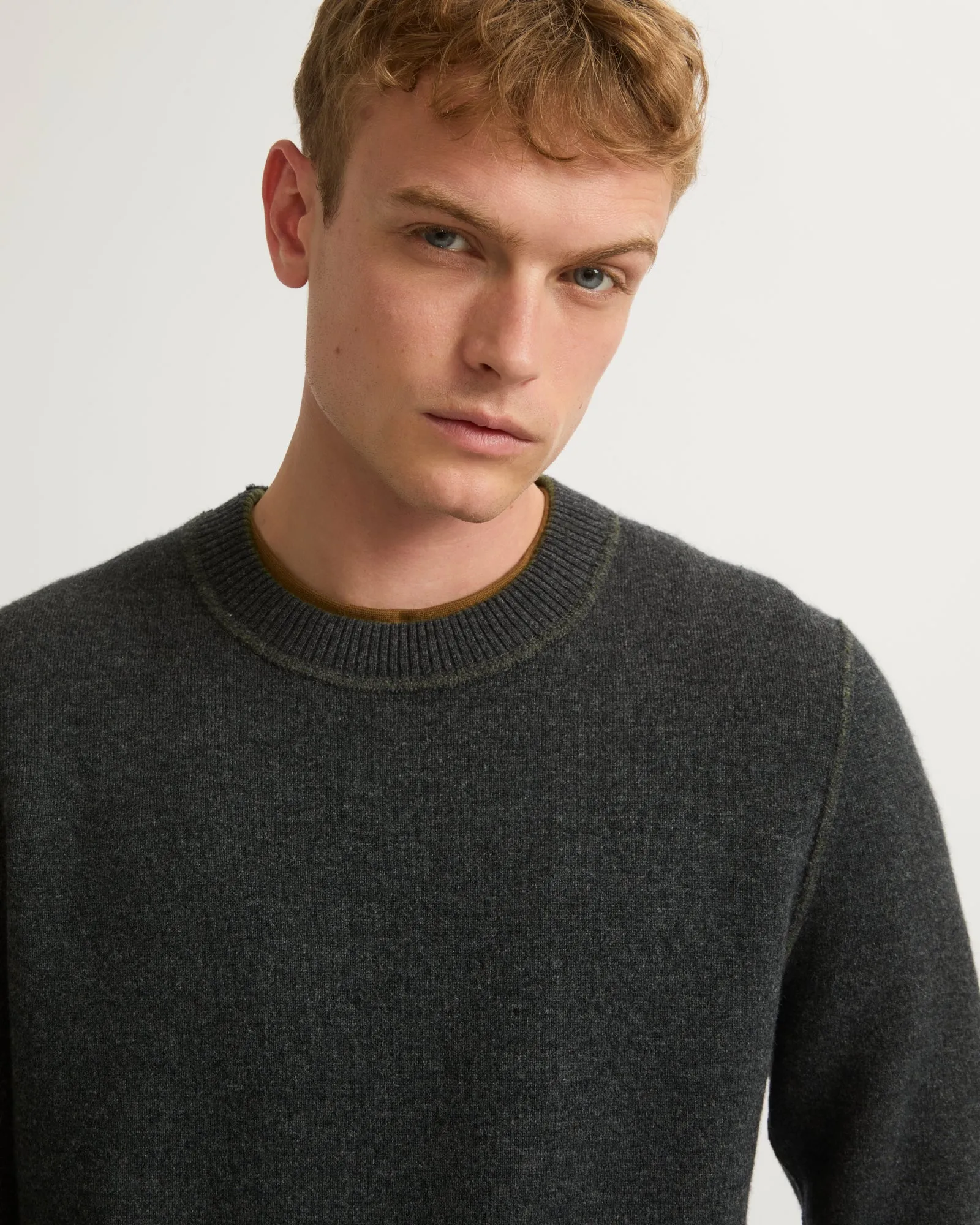 Pull crew neck en maille laine-cachemire réversible bicolore