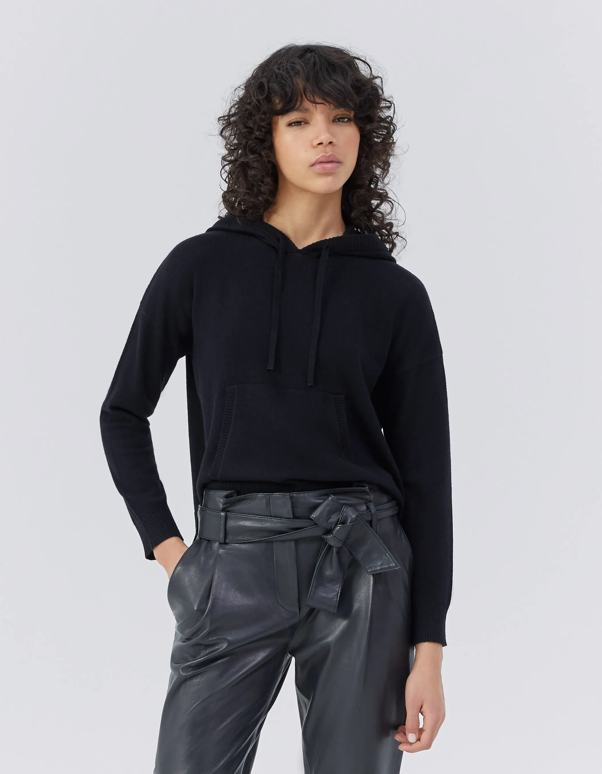 Pure Edition sweat à capuche laine et cachemire noir femme
